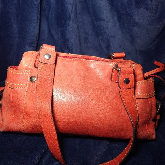 Fossil Red Orange Leather Shoulder Bag with Slouchy Design - Picture 3 of 7